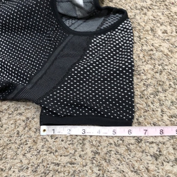 Athleta Fastest Track Short Sleeve Shirt Size Medium Black White Polka Dot - Picture 9 of 9